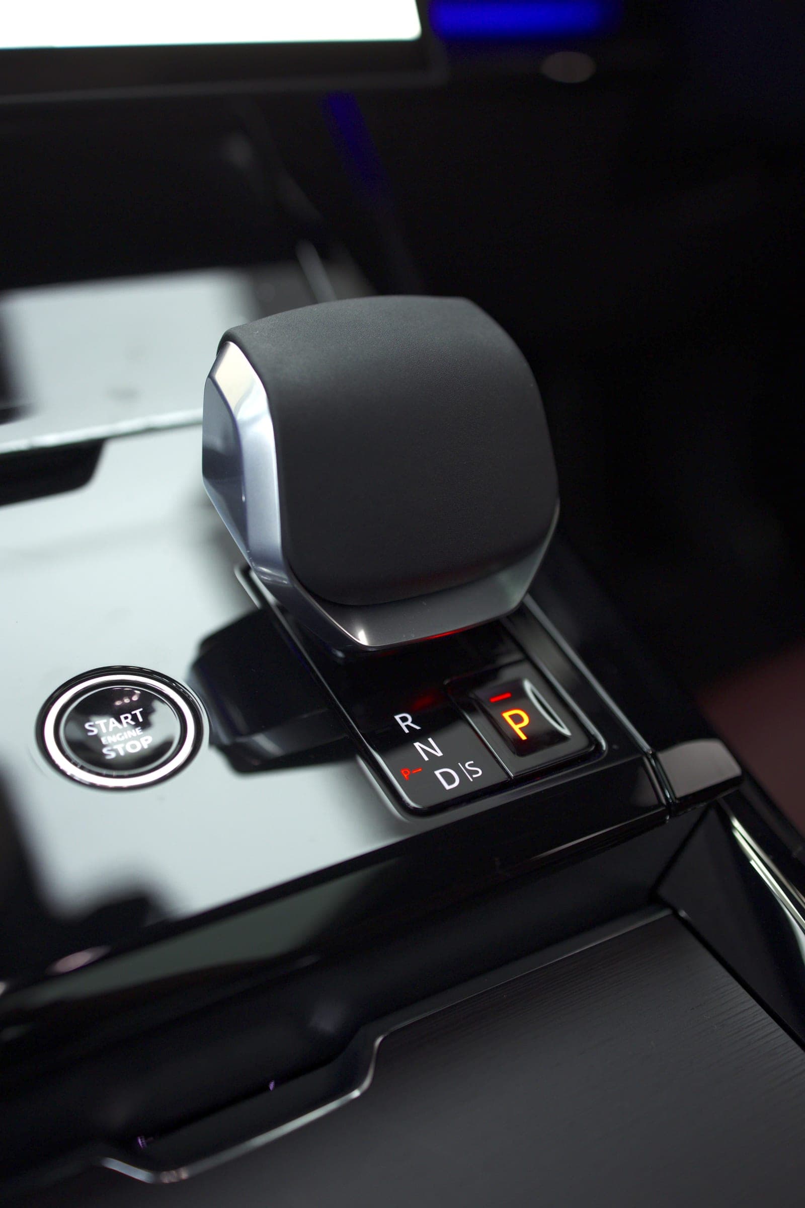 Gear selector of a Range Rover Sport